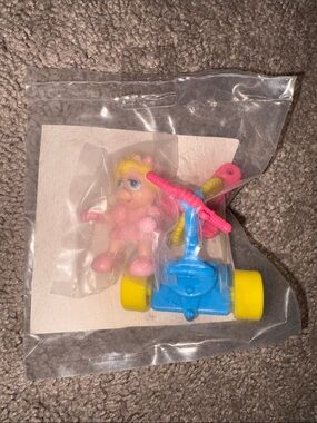 McDonald’s miss piggy 1990 toy sealed
